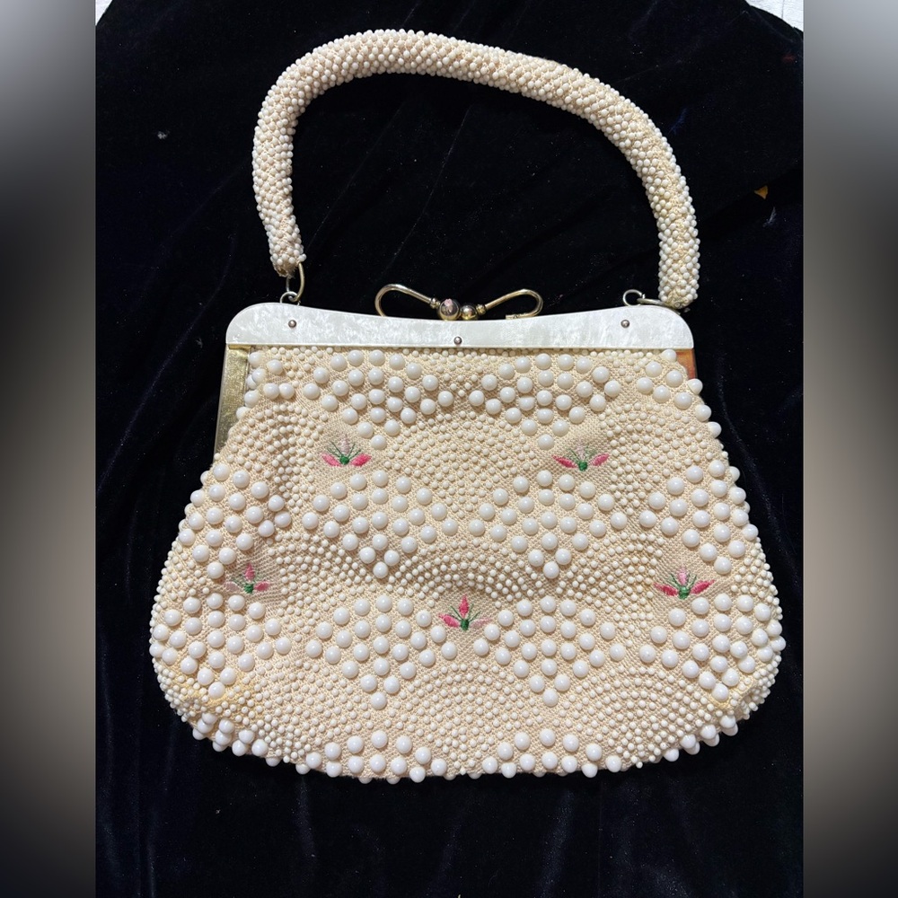 Vintage 1960s Elegant Cream Beaded Handbag